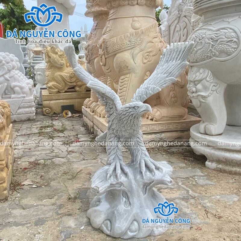 tượng đại bàng phong thủy đá cẩm thạch xám cao 75
